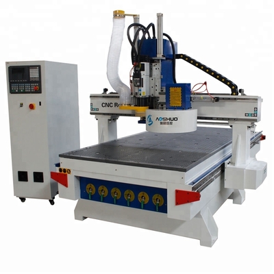 China Vacuum Table Automated Wood Carving Machine For Customized Furniture 1300x2500mm supplier