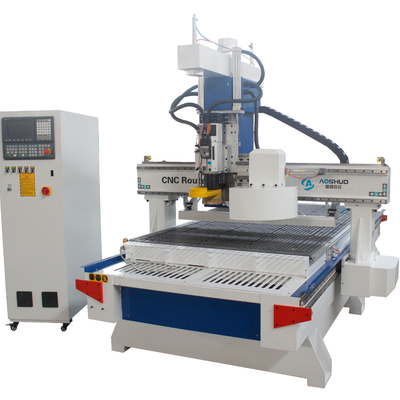 China Auto Tool Changer Woodworking CNC Router Machine With Four Spindles Multi Heads supplier