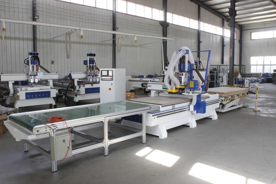 China Automatic 1325 Cnc Router Machine Loading And Uploading Router For Kitchen Cabinet Doors supplier