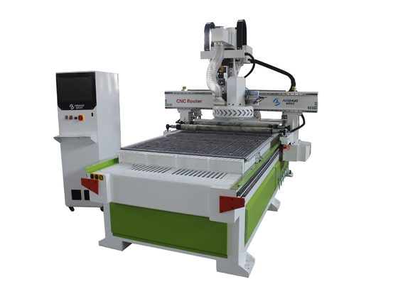 China Bangkok Thailand Woodworking CNC Machine With Engraving And Cutting Function supplier